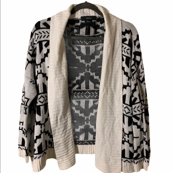 Forever 21 Sweaters - Aztec print cardigan ⭐️